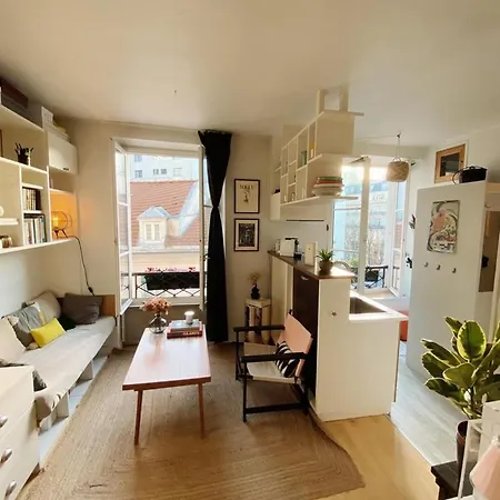Parisian Hideaway Apartament