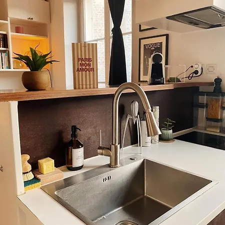 Apartament Parisian Hideaway Paryż